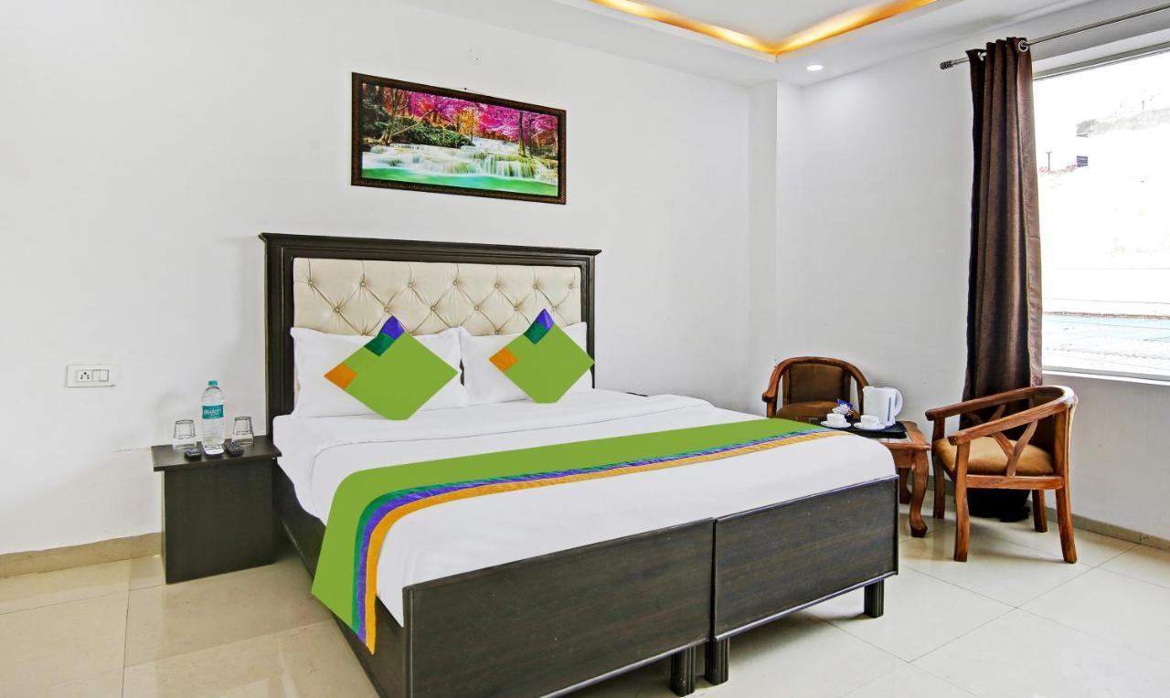 Treebo Royal Empire Adarsh Nagar, Chandigarh Hotell Exteriör bild