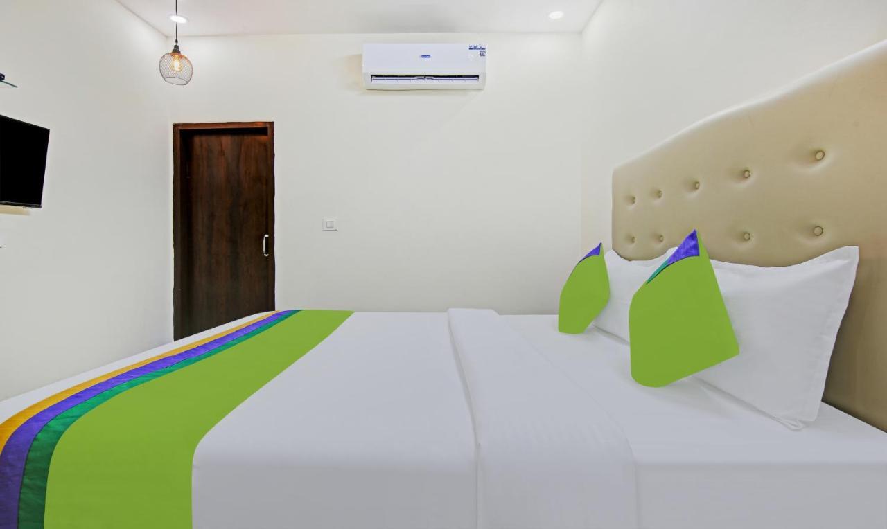 Treebo Royal Empire Adarsh Nagar, Chandigarh Hotell Exteriör bild