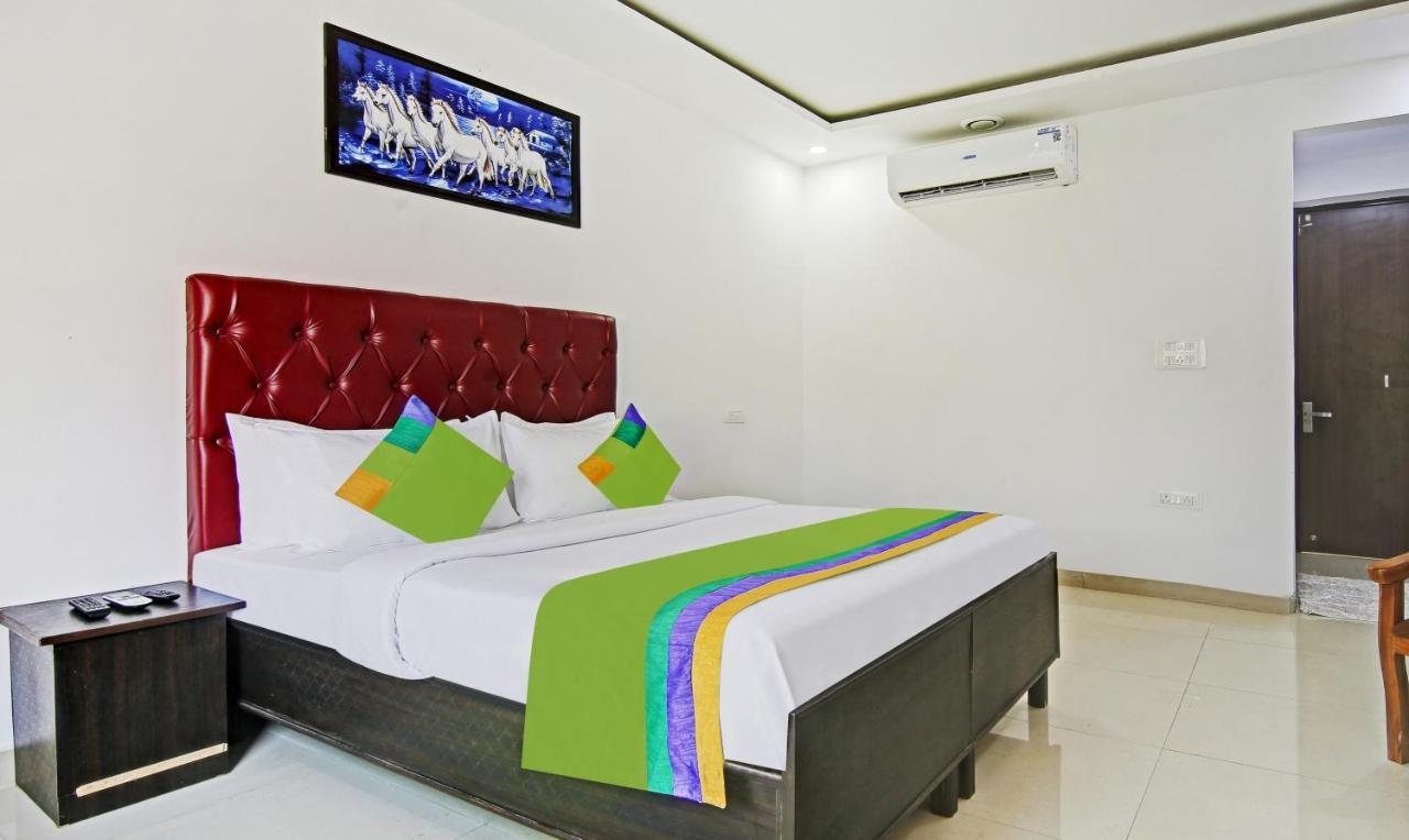 Treebo Royal Empire Adarsh Nagar, Chandigarh Hotell Exteriör bild