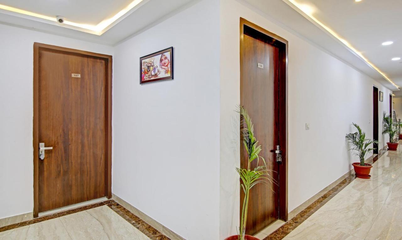 Treebo Royal Empire Adarsh Nagar, Chandigarh Hotell Exteriör bild