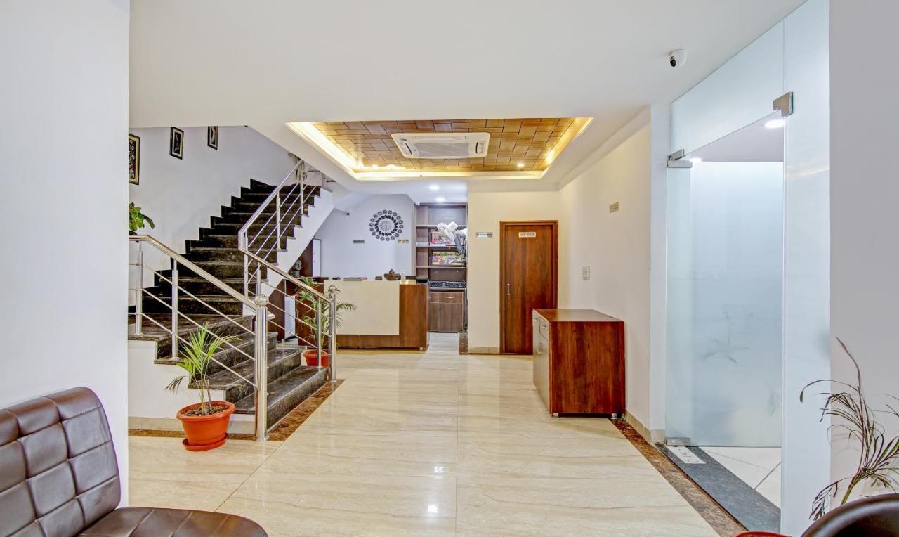 Treebo Royal Empire Adarsh Nagar, Chandigarh Hotell Exteriör bild